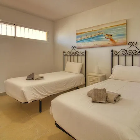 Relax At Roques Del Conde *