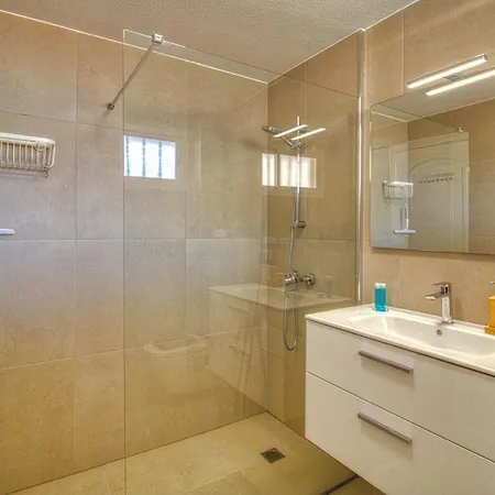 Relax At Roques Del Conde Apartment